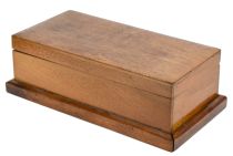 Davenports' Mechanical Cigarette Catching Box