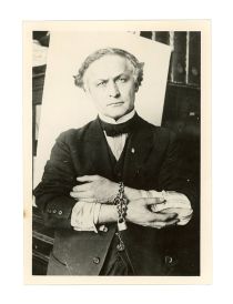 Houdini in Chains